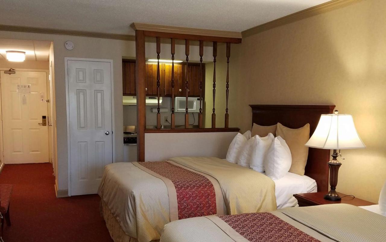 Deluxe Queen Room with Two Queen Beds