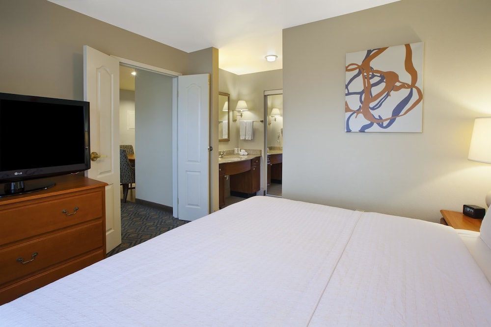 1 King Bed 1 Bedroom Suite3 options