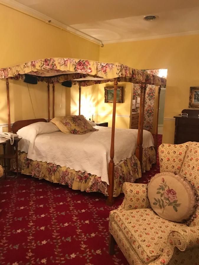 King Room with Sofa Bed